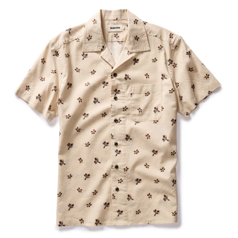 Taylor Stitch The Short Sleeve Hawthorne / Almond Floral Sophisticated Men's French