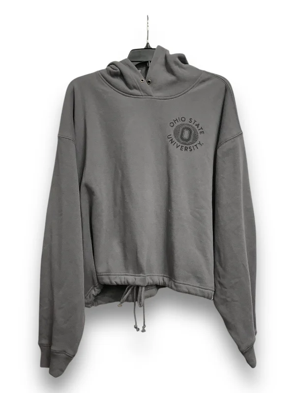 Sweatshirt Hoodie By Clothes Mentor In Grey, Size: Xl Street