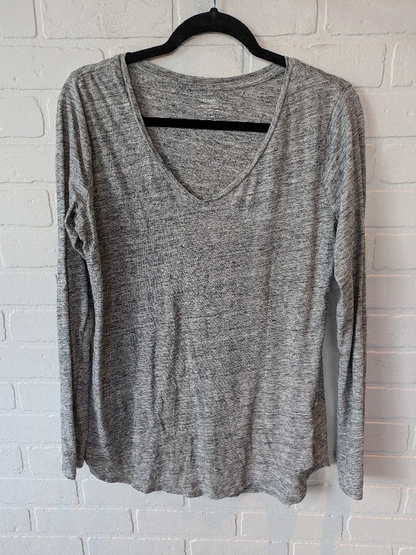 Top Long Sleeve Basic By Old Navy In Grey, Size: M Cool Men's Skate