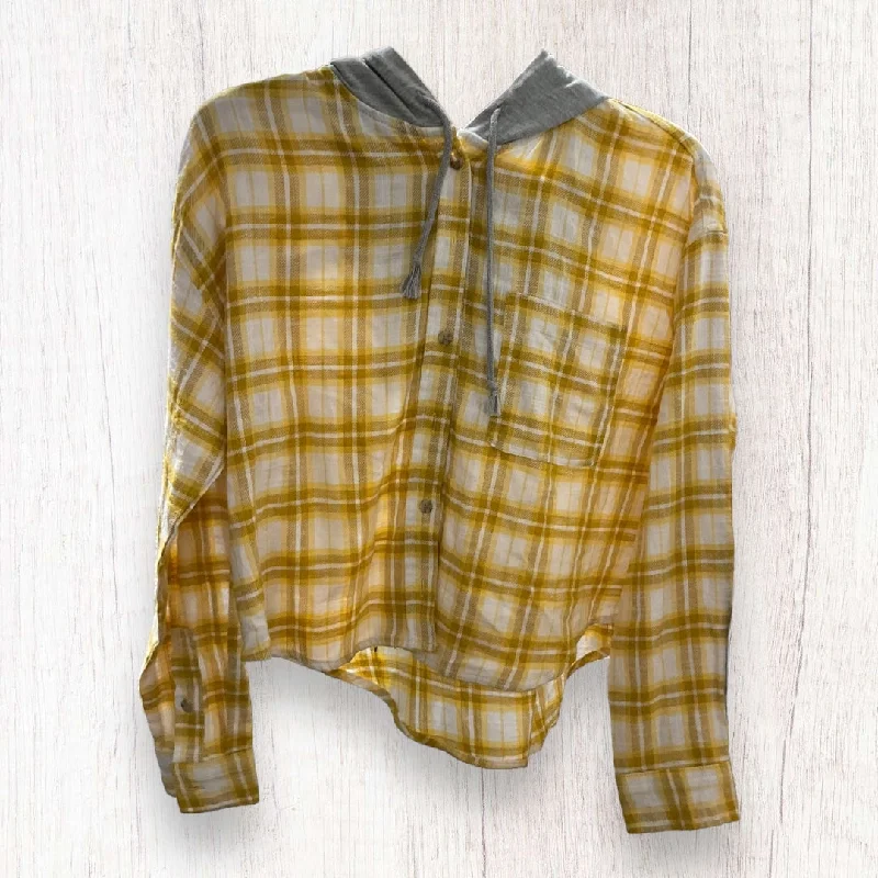 Top Long Sleeve By Ultra Flirt In Plaid Pattern, Size: L Youthful Men's Anime
