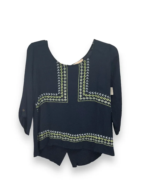 Top 3/4 Sleeve By Skies Are Blue In Blue, Size: S Confident Men's High