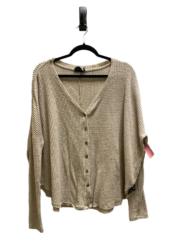 Top Long Sleeve By Urban Outfitters In Tan, Size: M Vacation