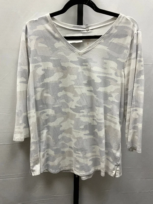 Top Long Sleeve By Belle By Kim Gravel In Camouflage Print, Size: L Gym