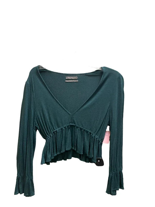 Top Long Sleeve By Urban Outfitters In Green, Size: S Monochromatic All
