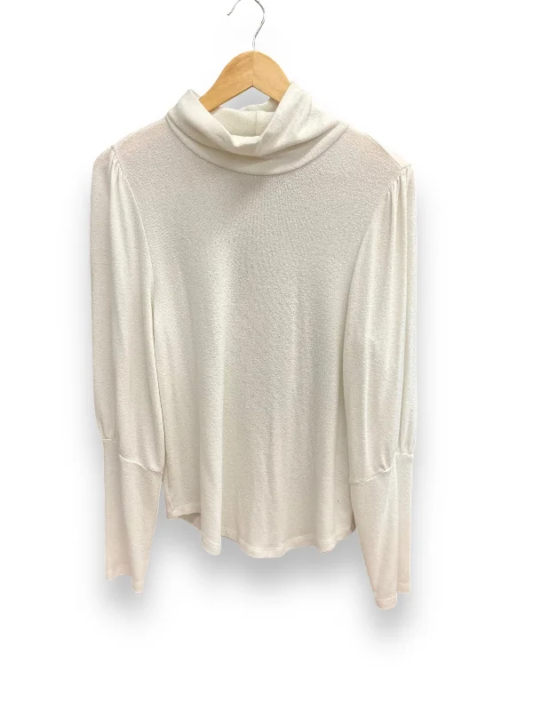 Top Long Sleeve By Anthropologie In White, Size: M Streetwear Style