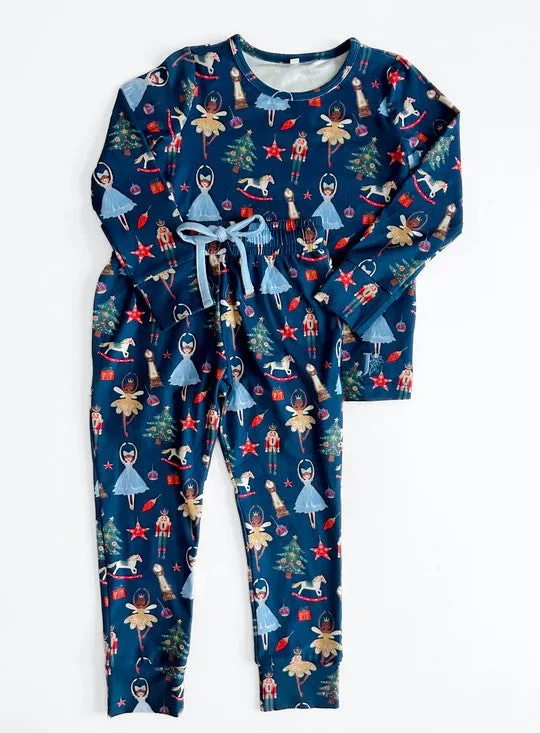 Preorder BLP0750 NO MOQ Christmas Nutcracker navy blue long sleeve pants pajamas set Polished Men's Silk Preorder BLP0750 NO MOQ Christmas Nutcracker navy blue long sleeve pants pajamas set Polished Men's Silk