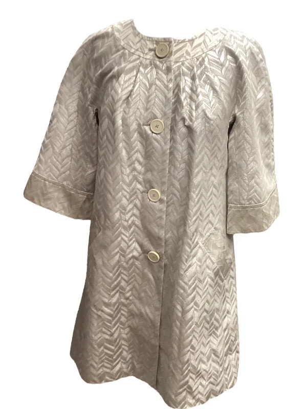 Top Long Sleeve By Democracy In Grey & White, Size: M Cool Men's Skate