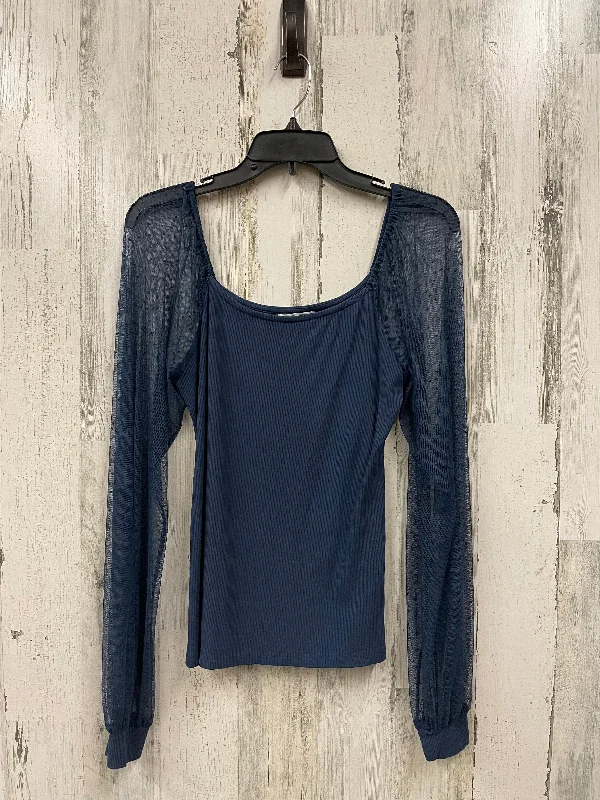 Top Long Sleeve By Clothes Mentor In Blue, Size: M Classic Men's Pin